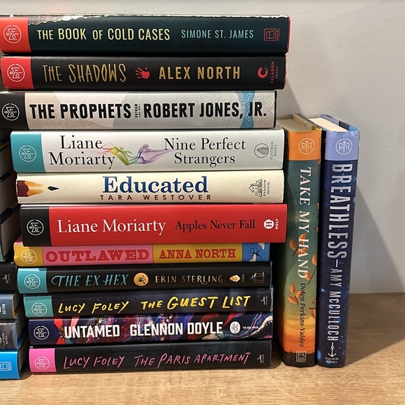 Mystery Box of Books 📚 - Picture 3 of 3